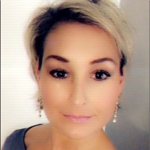 Meet your Posher, Abigail